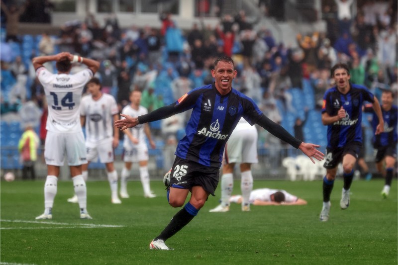 Auckland quyết tâm đánh bại Newcastle Jets trong ngày đầu năm mới