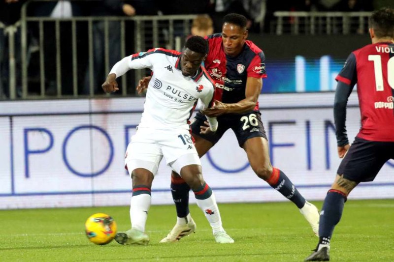 Genoa quyết chiến với Cagliari