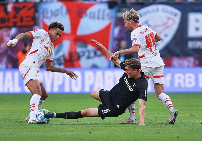Leipzig khả năng cao có 3 điểm trước Freiburg