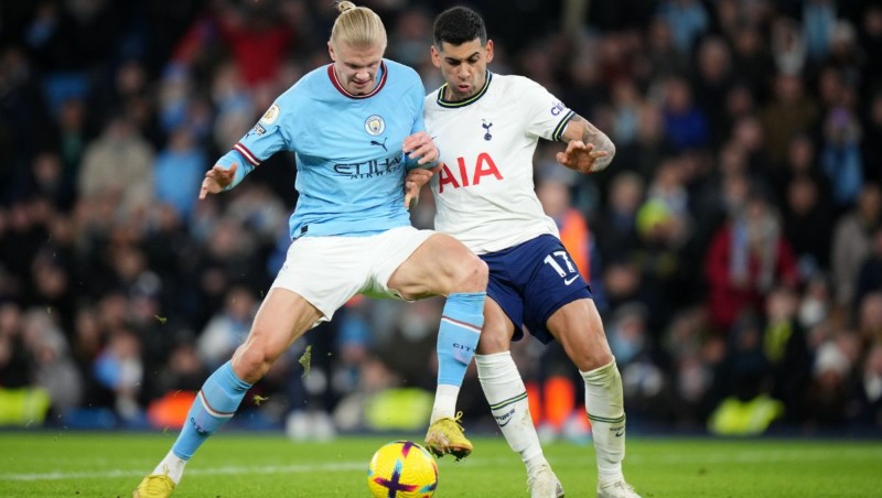 Tottenham gặp khó trước Man City