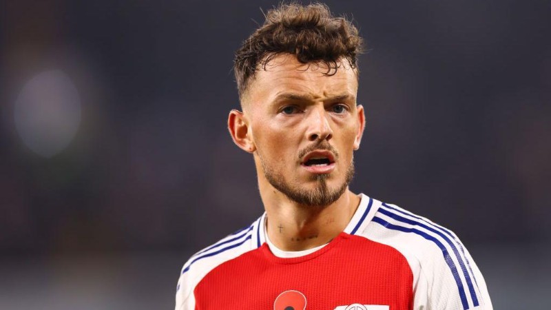 Arsenal đã bắt đầu tìm kiếm cái tên thay thế White