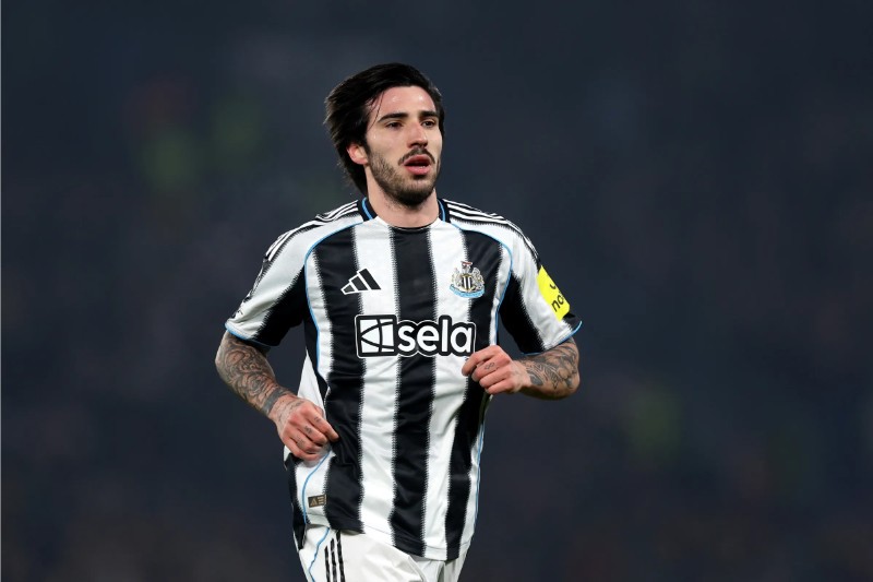 Arsenal từ bỏ tham vọng mua bom tấn Sandro Tonali 2 Newcastle định giá Tonali lên tới 100 triệu bảng