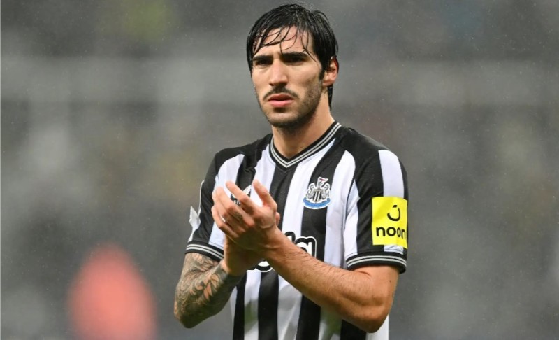 Newcastle phải cân nhắc bán Tonali
