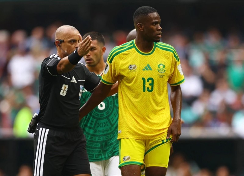 ĐT Nam Phi lập kỷ lục buồn tại World Cup 2026 1 Sphephelo Sithole nhận thẻ đỏ trực tiếp